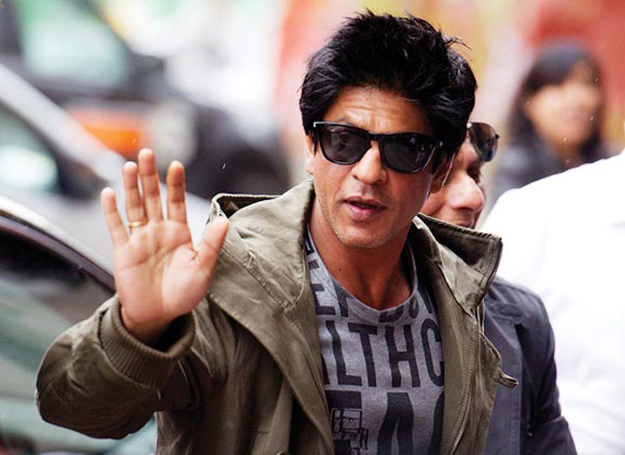 SRK blames Om Shanti Om distributors for Manoj Kumar lawsuit
